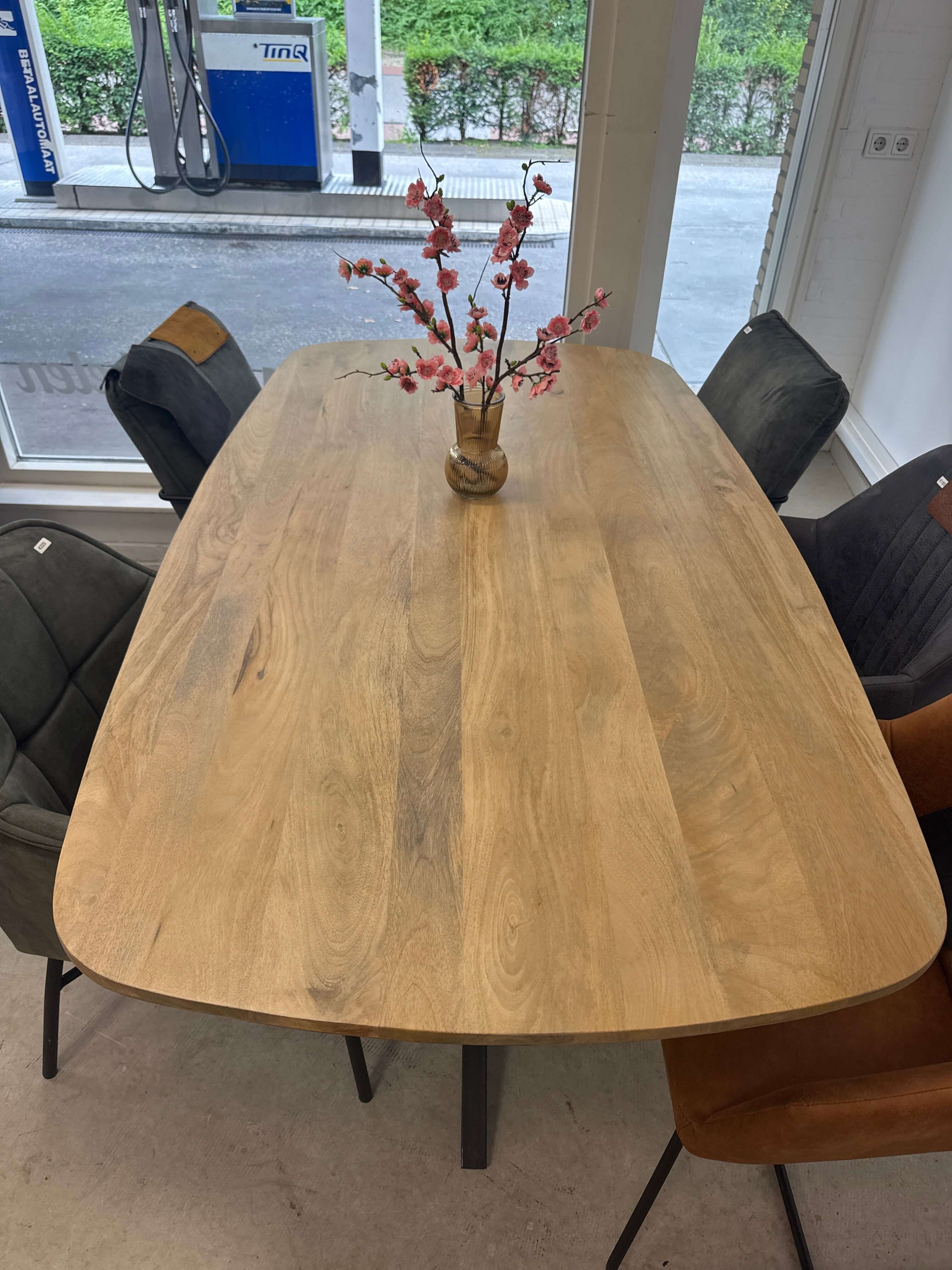 Deens ovale eettafel Bente Mangohout - naturel