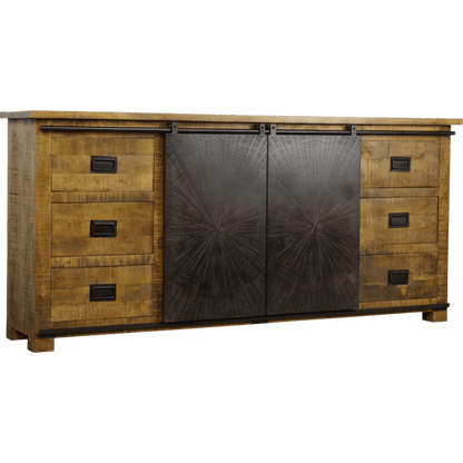 Bradley Dressoir met houten structuur en zwarte metalen schuifdeuren, industriële uitstraling, veel opbergruimte.